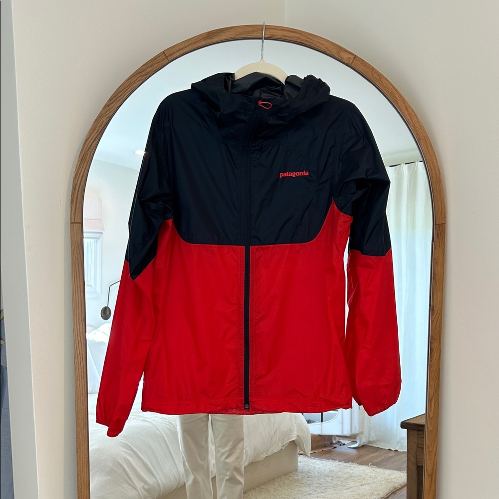 Patagonia Lightweight packable nylon shell